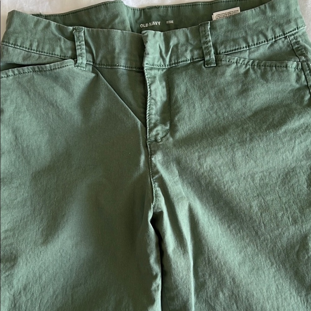 Old Navy pixie pants - Picture 3 of 4